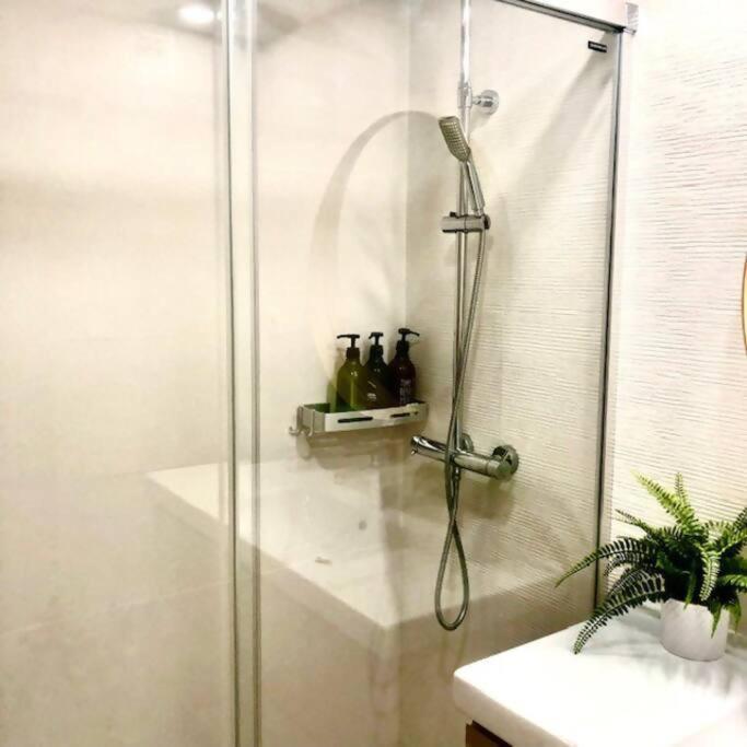 Nuevo Con Piscina A 2 Minutos Estacion Tren Ave Apartment Zaragoza Luaran gambar